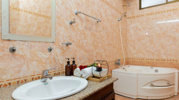 Nhà Phố Hồ Bơi Sân Vườn Vũng Tàu Bãi Sau - 11E Lạc Long Quân - VT0609