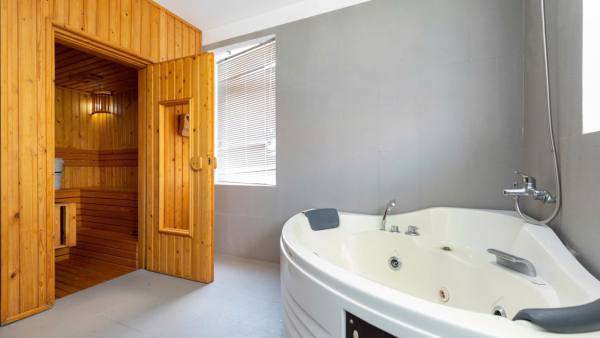 Nhà Phố Hồ Bơi Sân Vườn Vũng Tàu Bãi Sau - F5 Văn Cao - VT0622