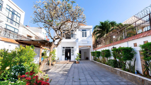 Nhà Phố Hồ Bơi Sân Vườn Vũng Tàu Bãi Sau - 4 Lạc Long Quân - VT0610