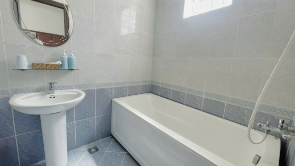 Nhà Phố Hồ Bơi Sân Vườn Vũng Tàu Bãi Sau - 10D Lạc Long Quân - VT0611